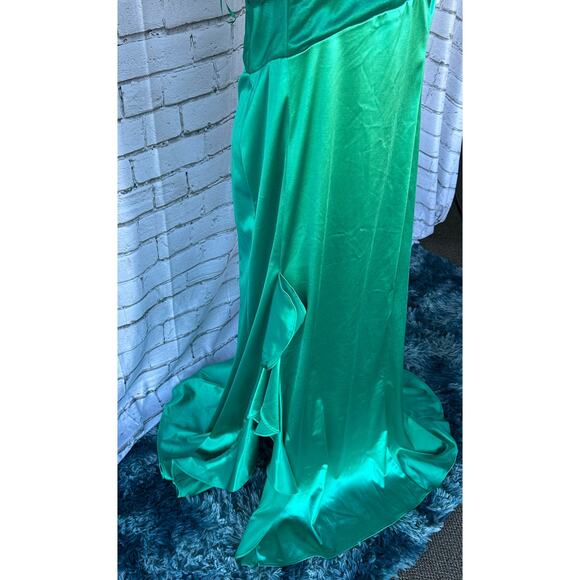 NWT Violet Weekend One Shoulder Satin Cascading Ruffle Gown Jade Size 17/18 - Picture 6 of 15